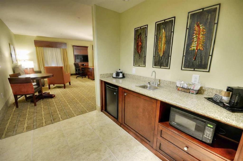 Hampton Inn & Suites Tifton Quarto foto